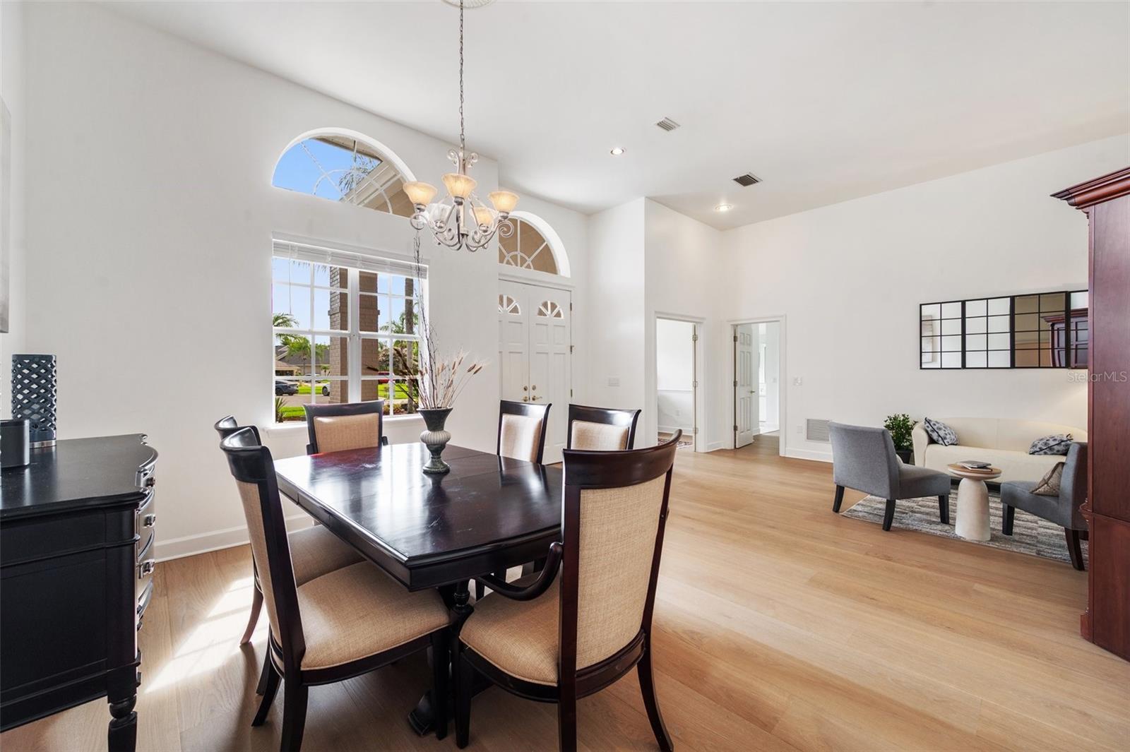 Image 5 of 80 For 6212 Nimes Court