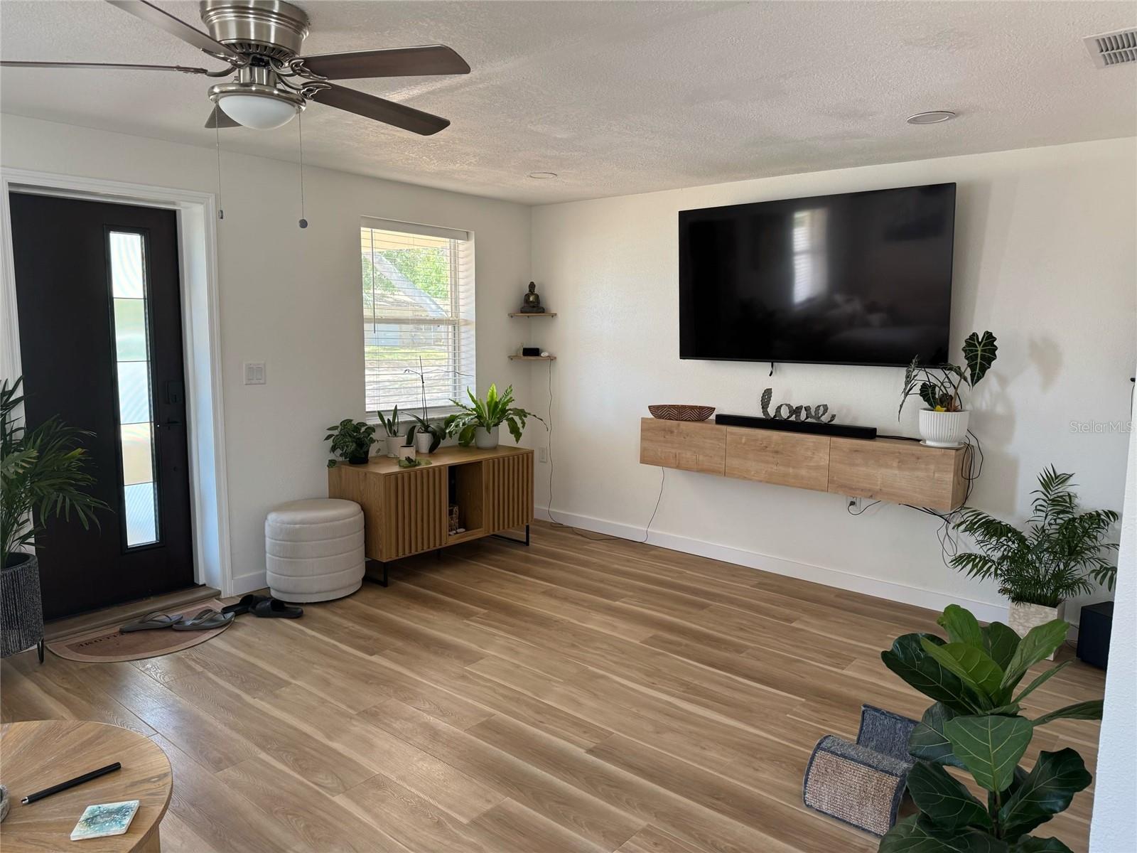 Image 3 of 21 For 4569 32nd Avenue N