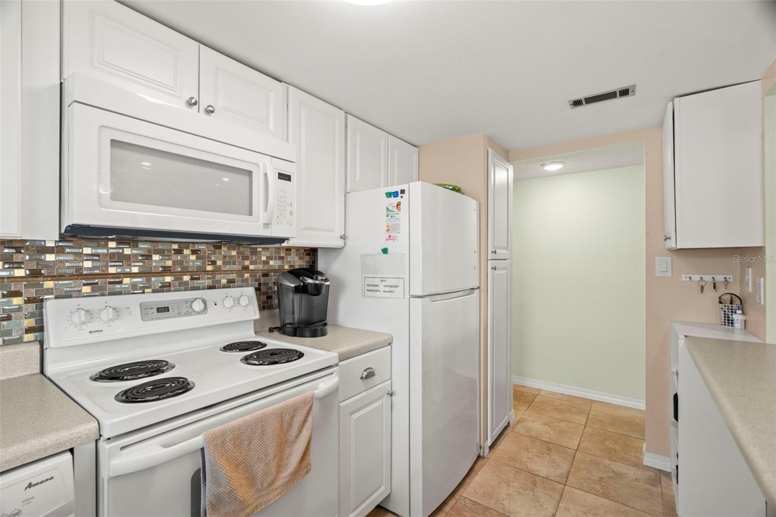 Image 11 of 28 For 7701 Starkey Road 601