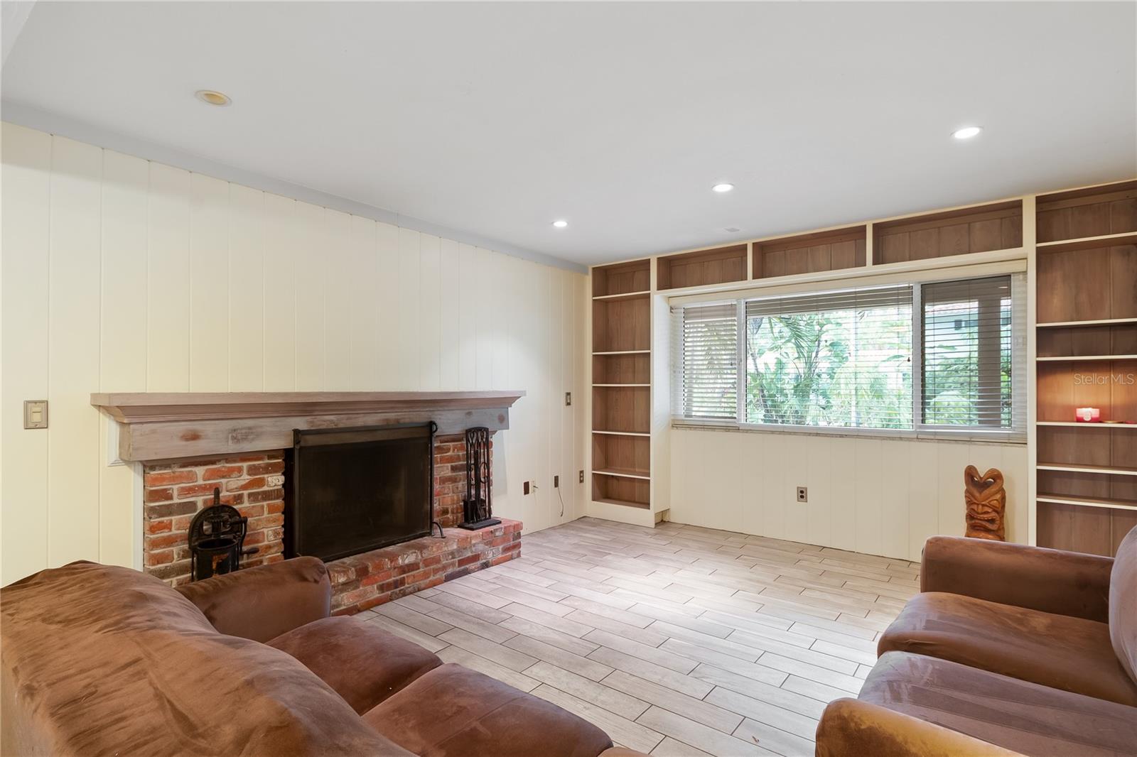 Image 20 of 38 For 8350 40th Avenue N