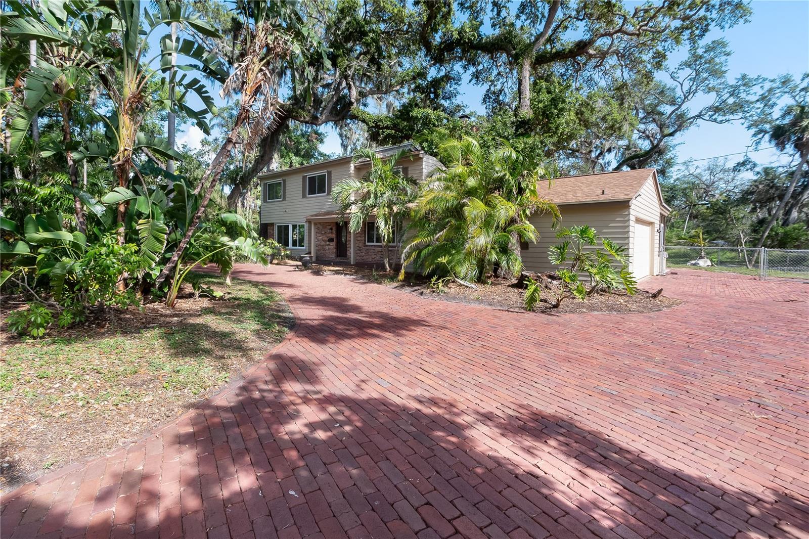 Image 3 of 38 For 8350 40th Avenue N
