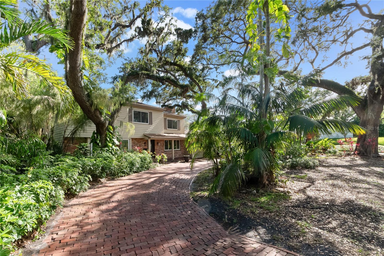 Image 4 of 38 For 8350 40th Avenue N