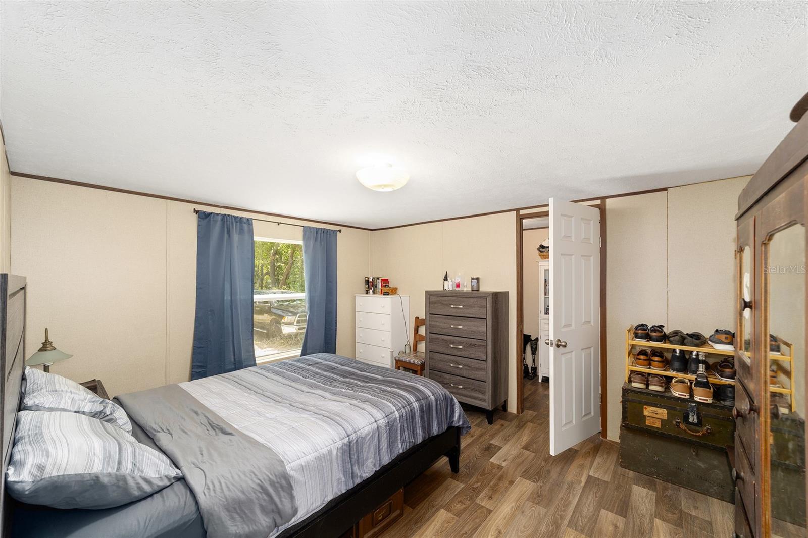 Image 11 of 39 For 9088 Berkshire Avenue