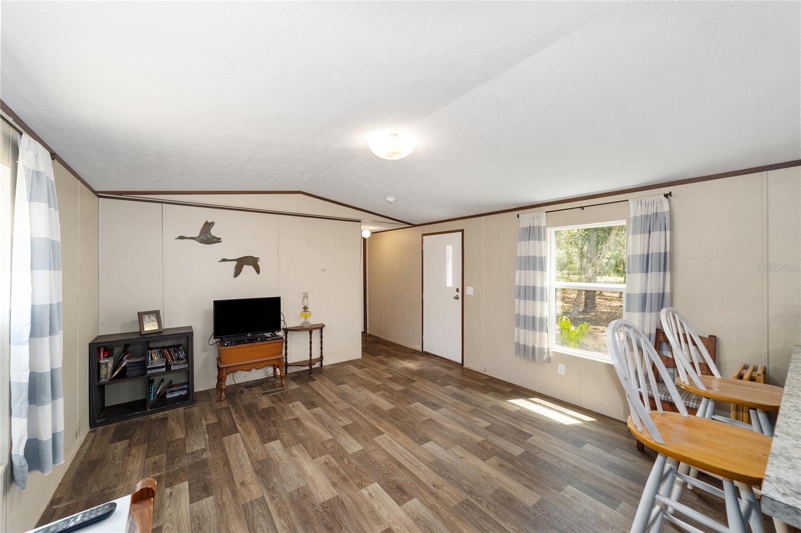 Image 5 of 39 For 9088 Berkshire Avenue