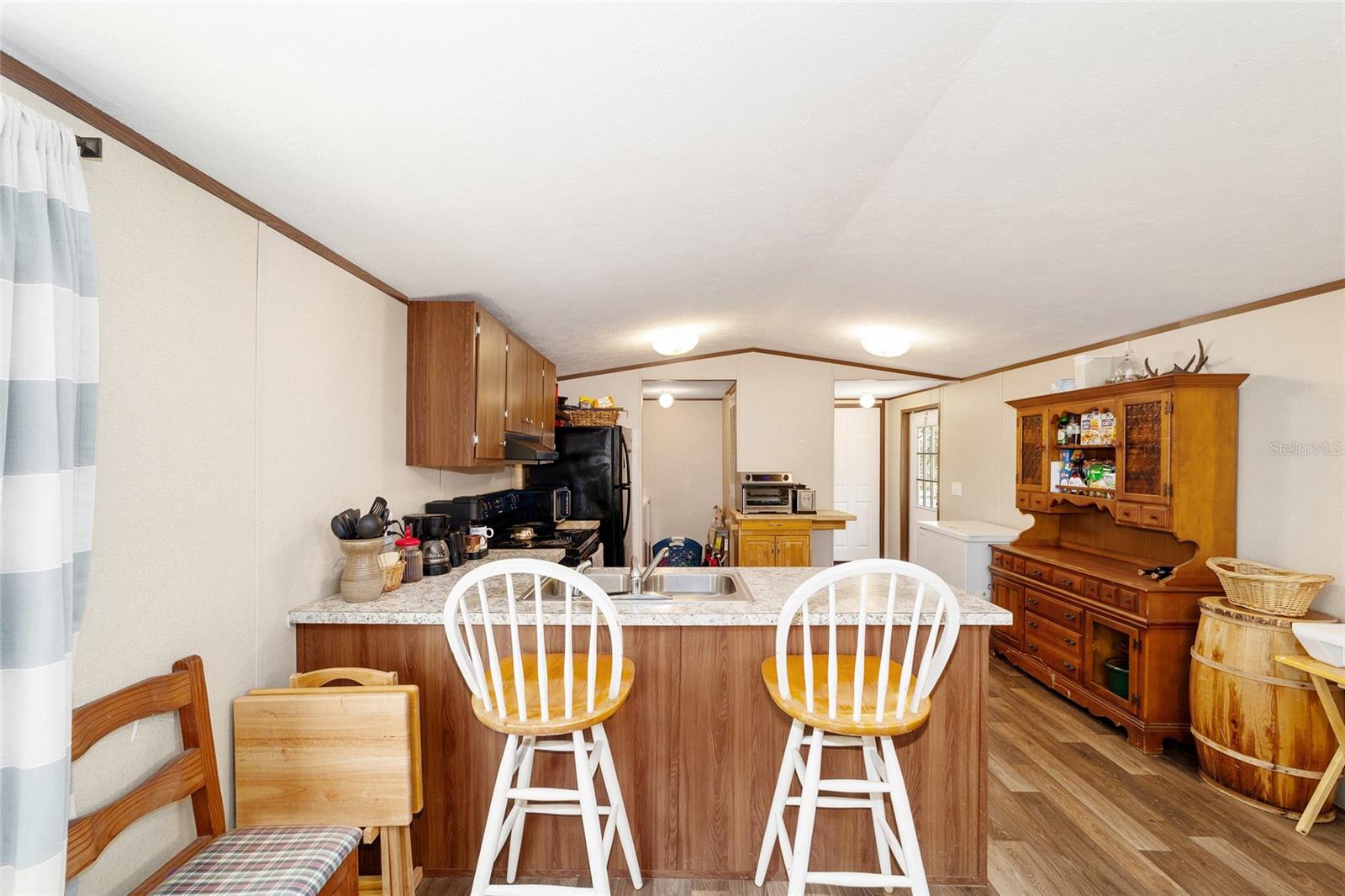 Image 6 of 39 For 9088 Berkshire Avenue