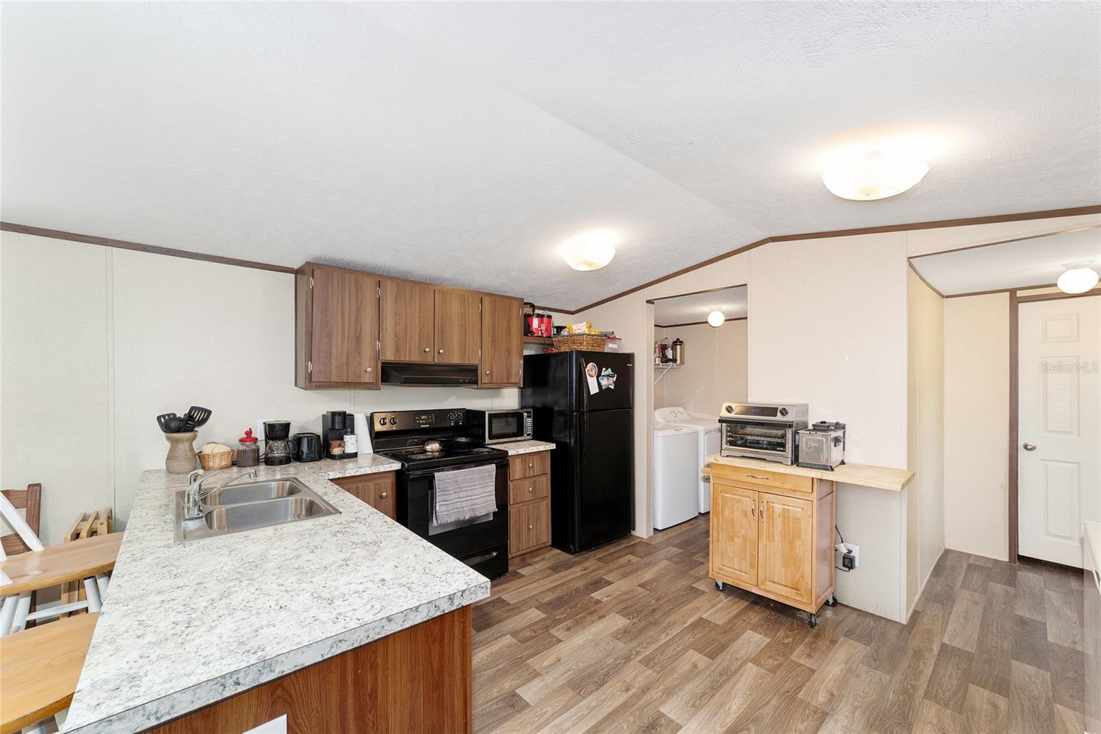 Image 7 of 39 For 9088 Berkshire Avenue