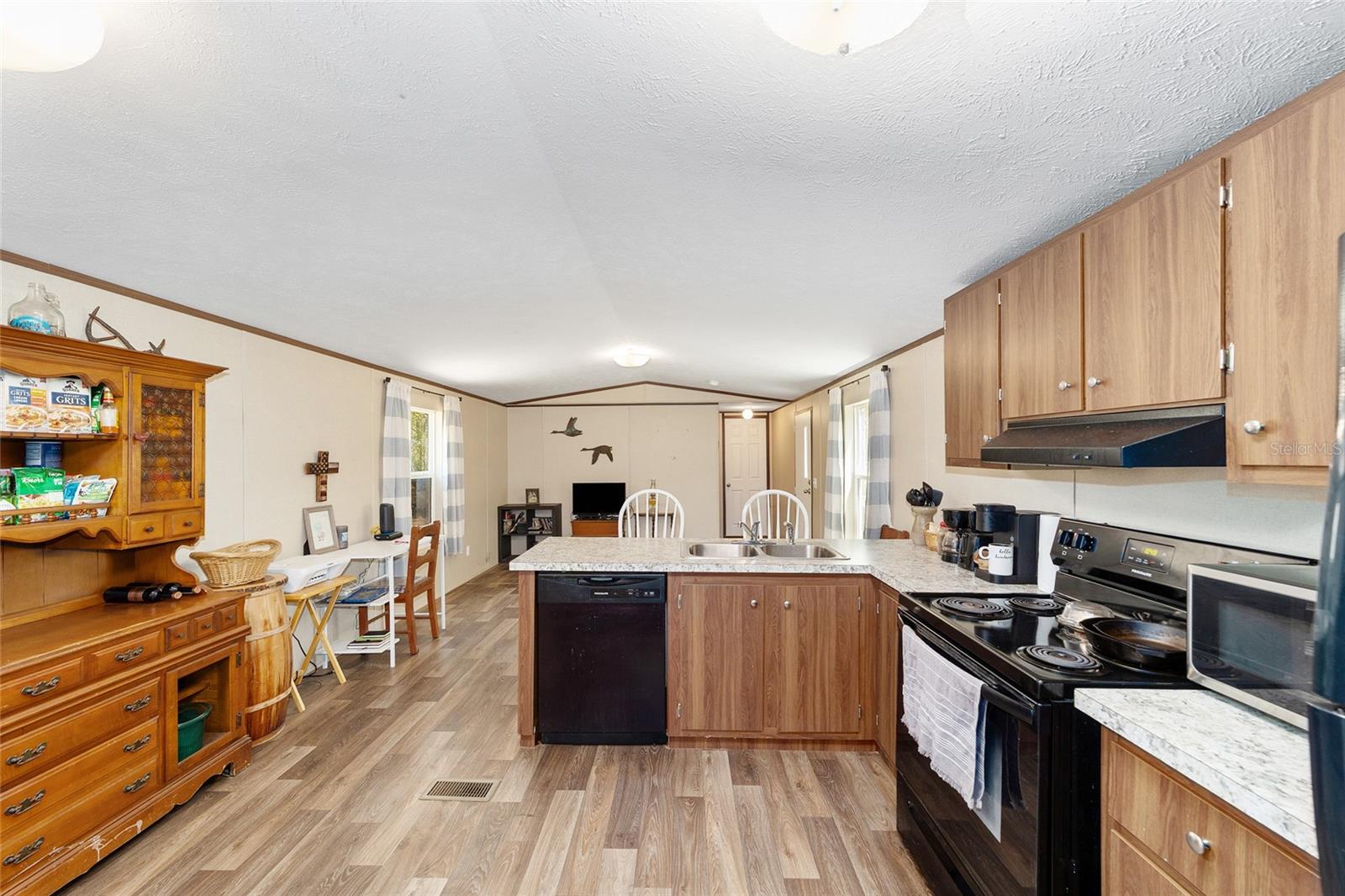 Image 9 of 39 For 9088 Berkshire Avenue