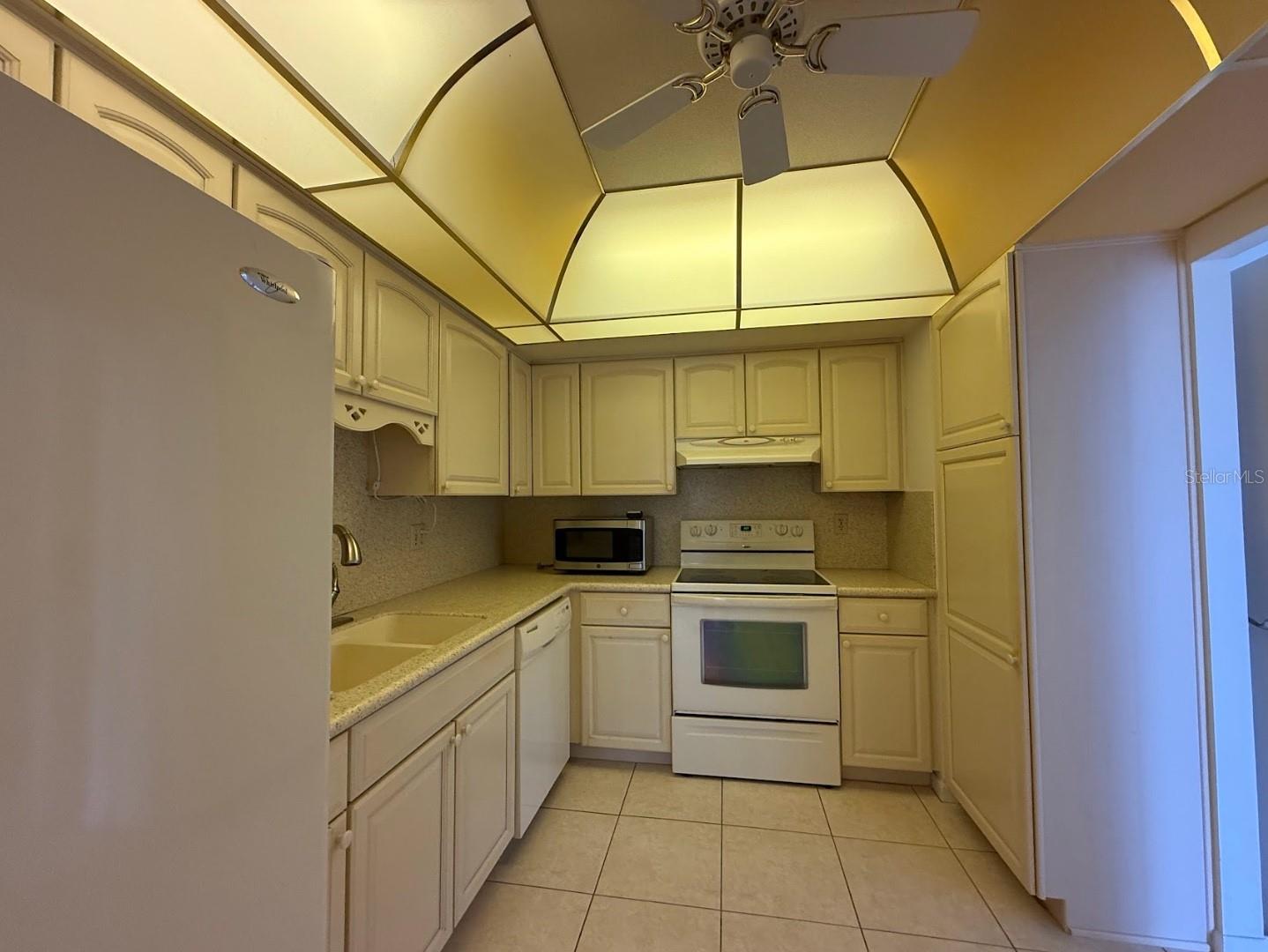 Listing photo id 18 for 30 Turner Street 401
