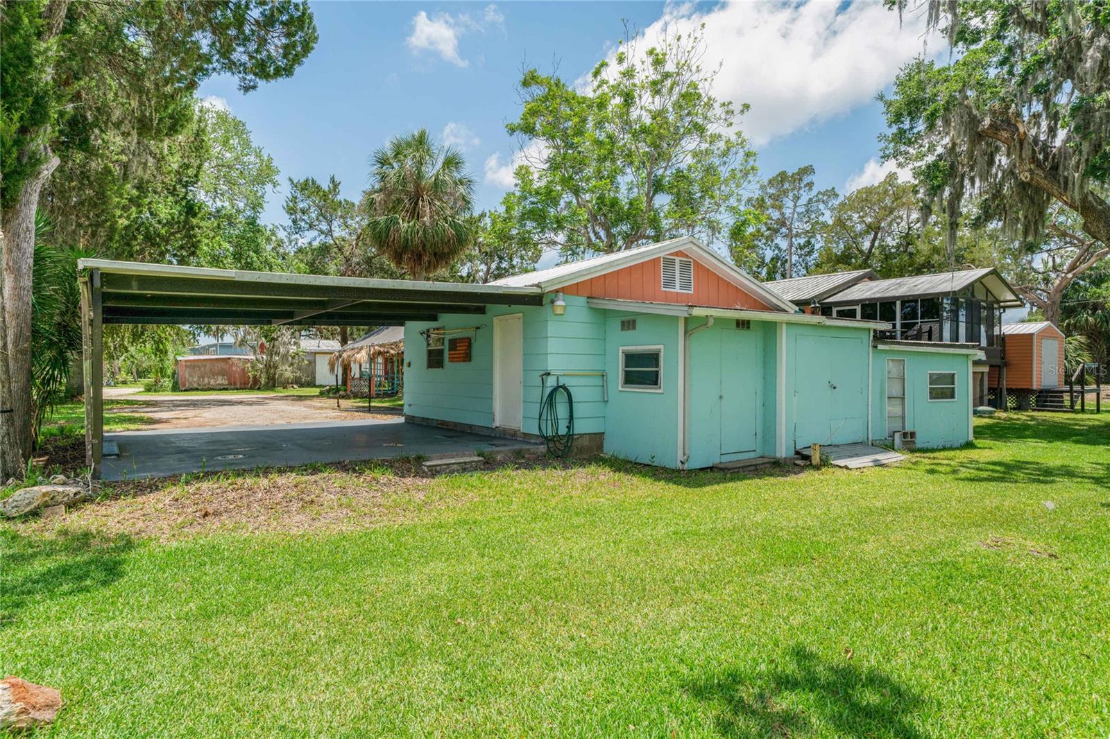 Listing photo id 42 for 13465 Hillbilly Lane
