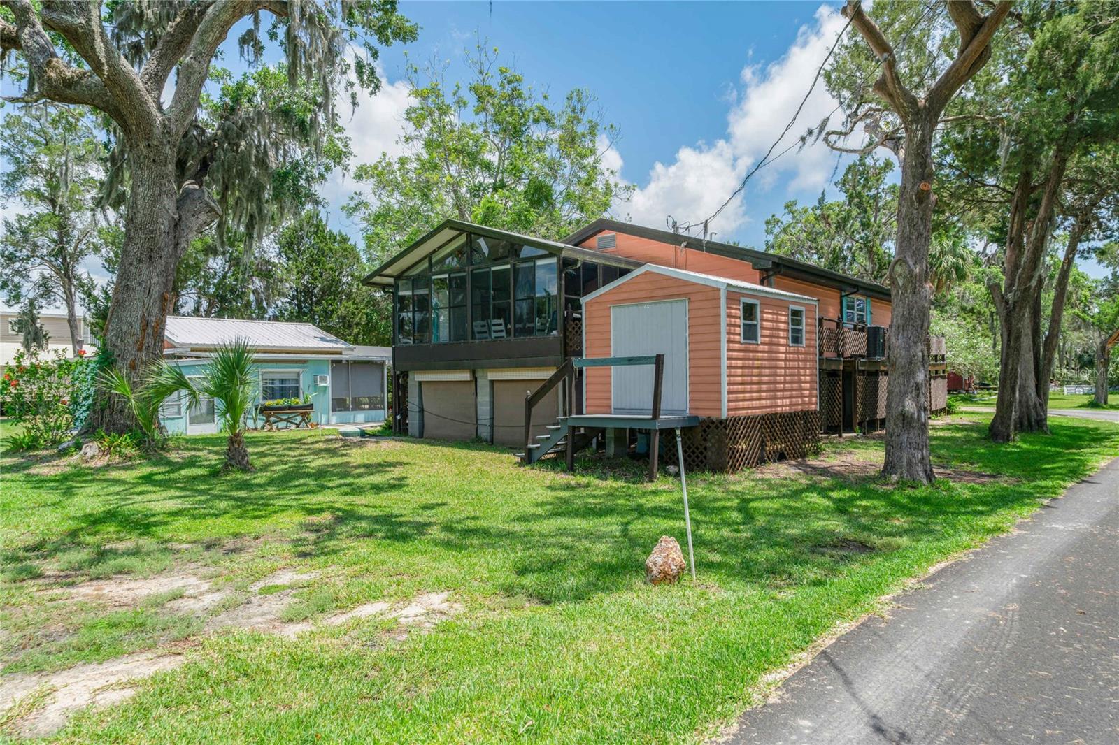 Listing photo id 43 for 13465 Hillbilly Lane