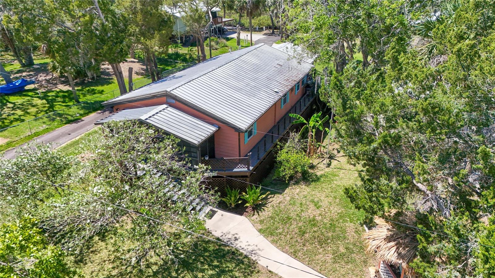 Listing photo id 55 for 13465 Hillbilly Lane
