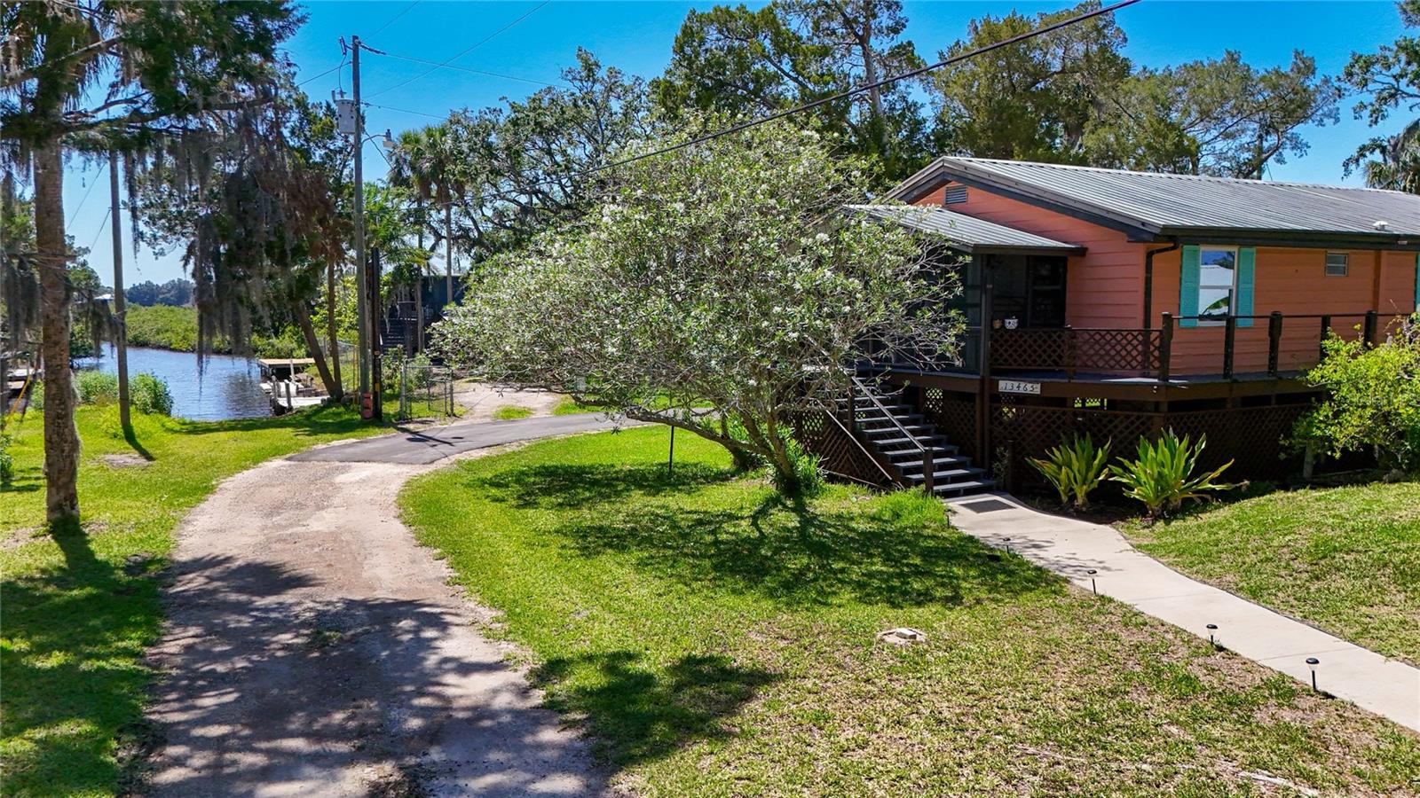Listing photo id 56 for 13465 Hillbilly Lane