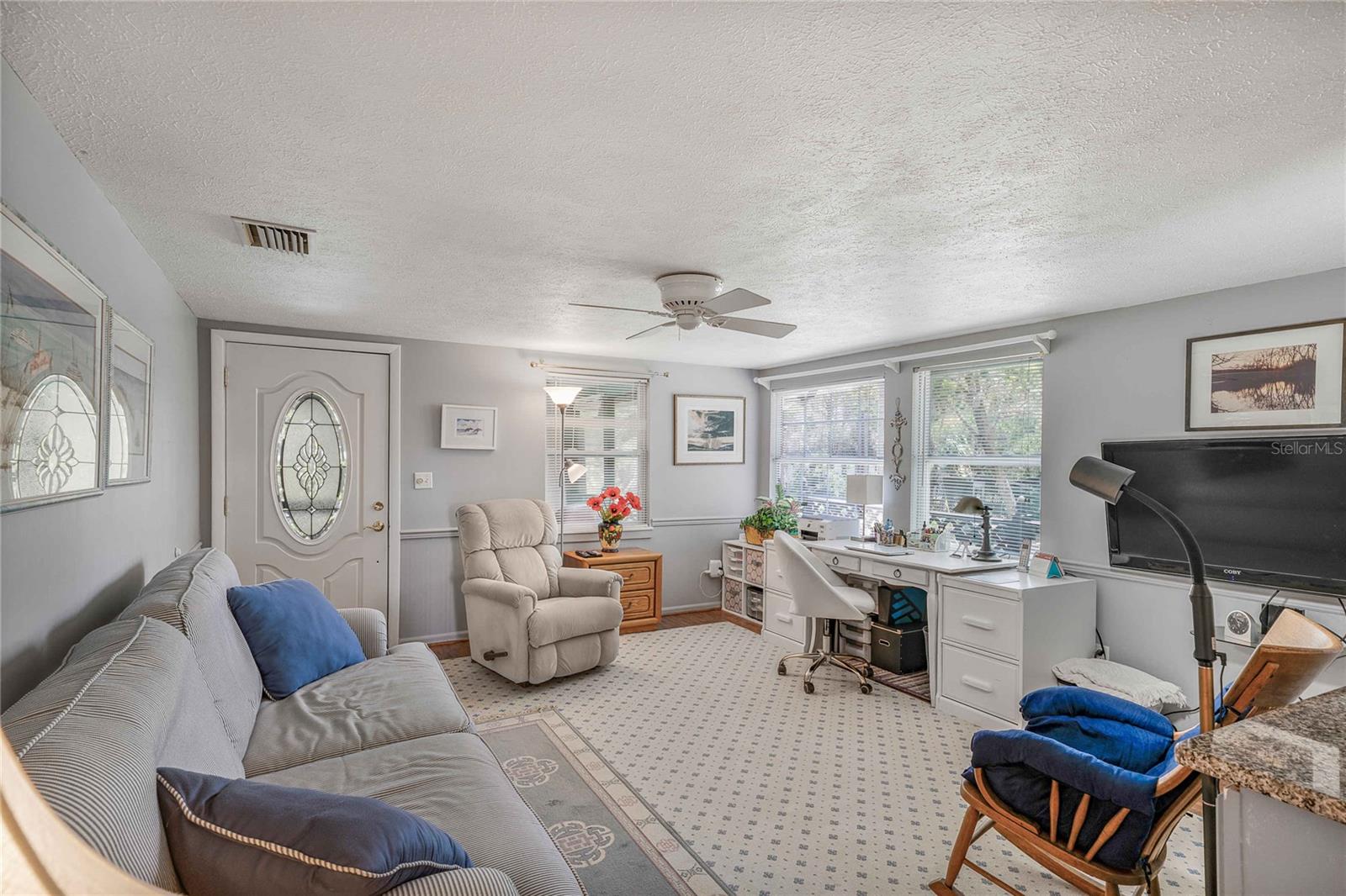 Listing photo id 5 for 13465 Hillbilly Lane