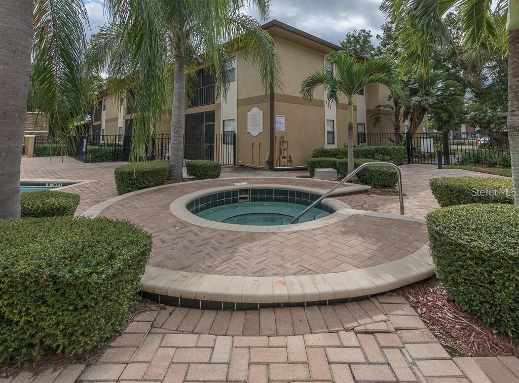 Listing photo id 12 for 12293 Sailwinds Drive 106