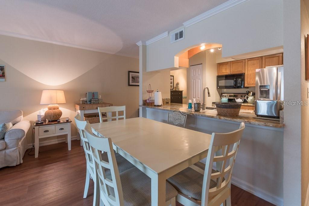 Listing photo id 4 for 12293 Sailwinds Drive 106