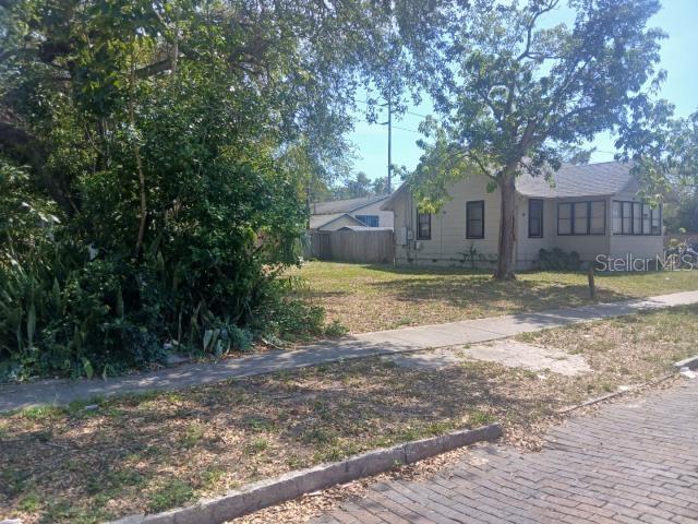 Image 2 of 7 For 930 James Avenue S