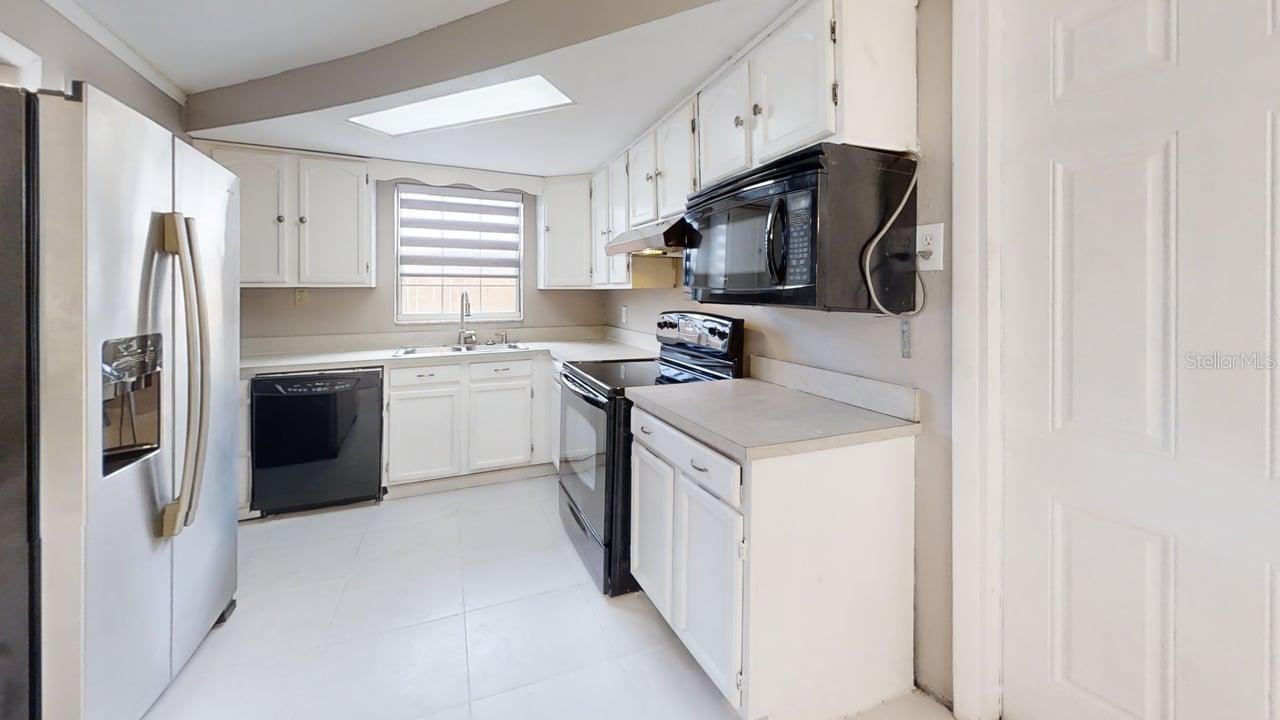 Image 4 of 20 For 3136 Huntington Road