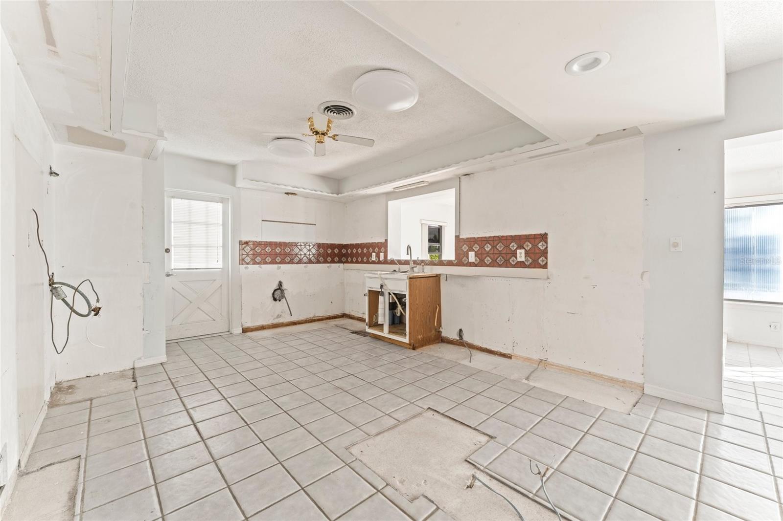 Image 14 of 29 For 5 Marina Terrace