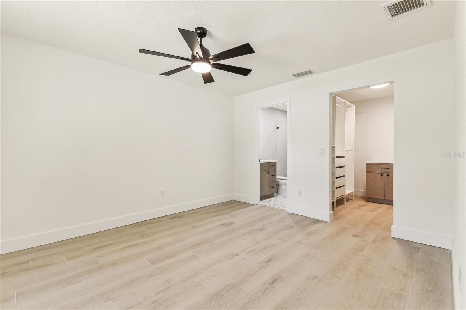 Image 14 of 65 For 13835 Pathfinder Drive