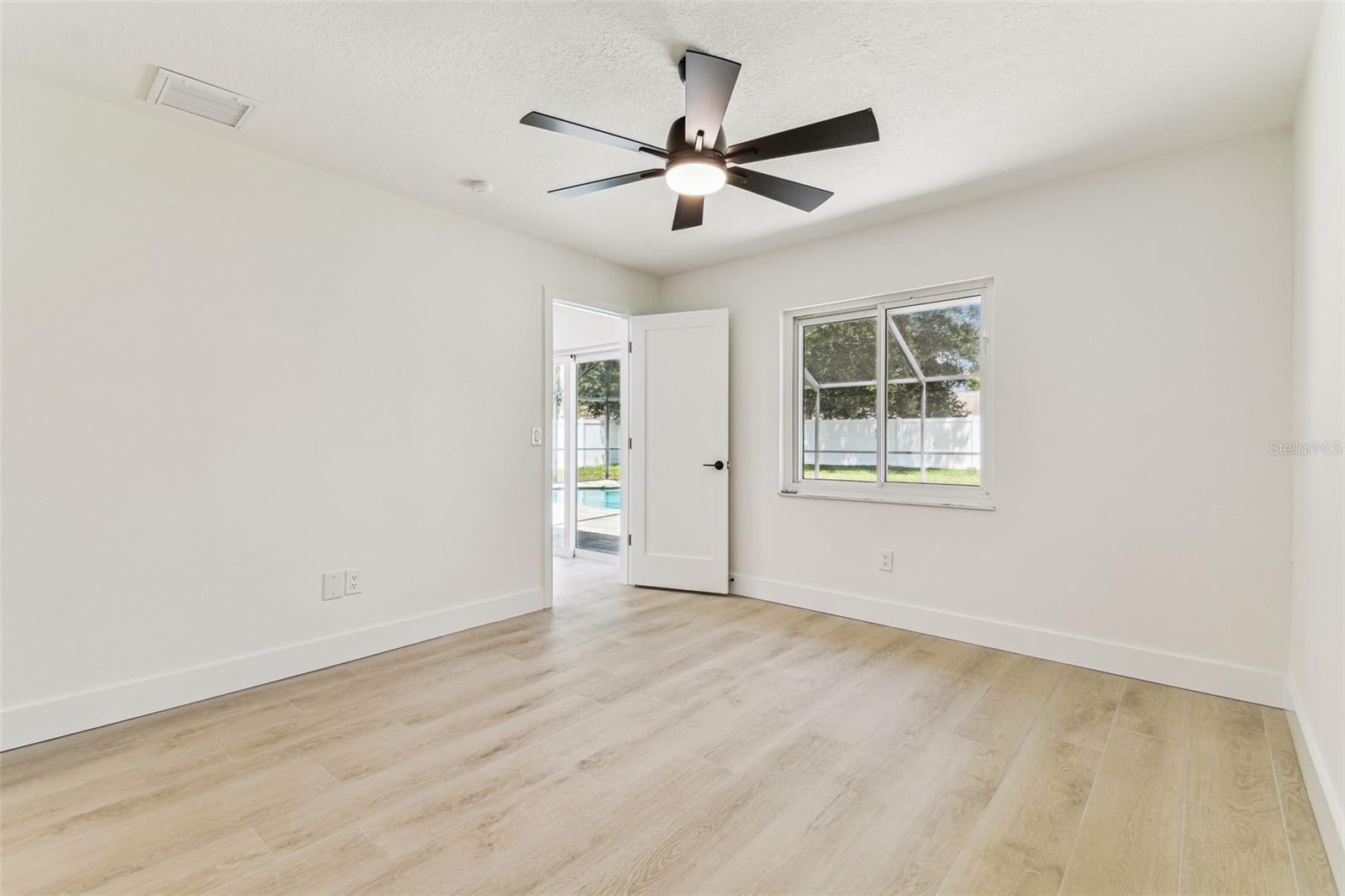 Image 15 of 65 For 13835 Pathfinder Drive