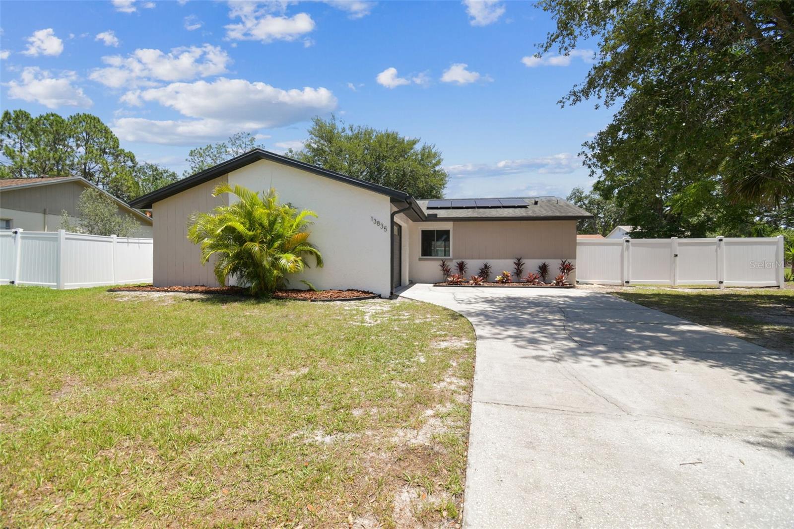 Image 33 of 65 For 13835 Pathfinder Drive