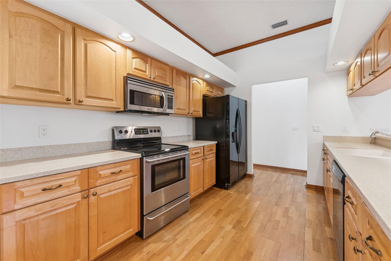 Listing photo id 15 for 15615 Indian Queen Drive
