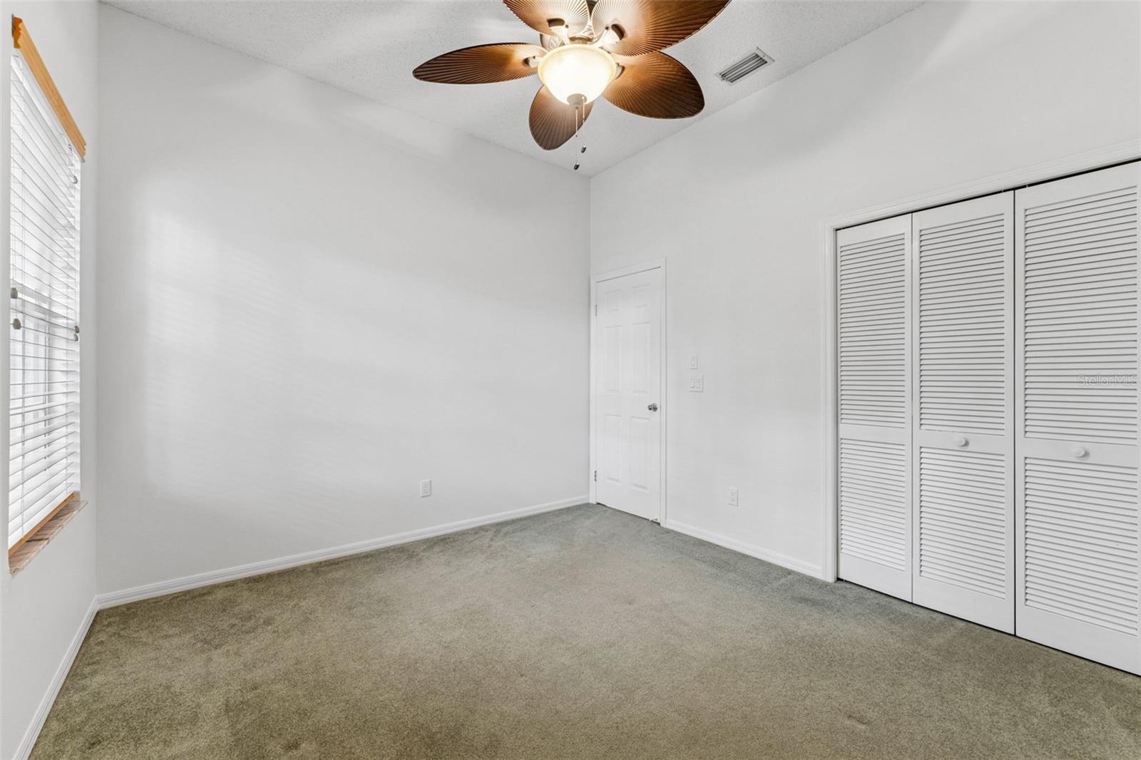 Listing photo id 31 for 15615 Indian Queen Drive