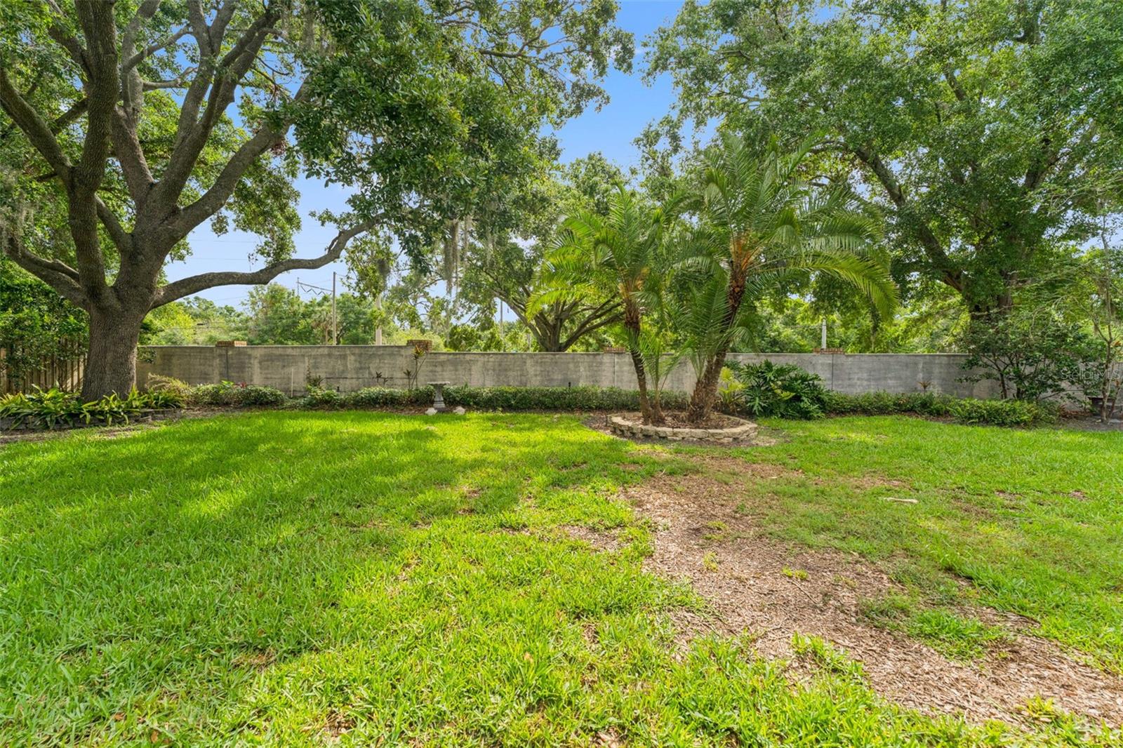 Listing photo id 38 for 15615 Indian Queen Drive