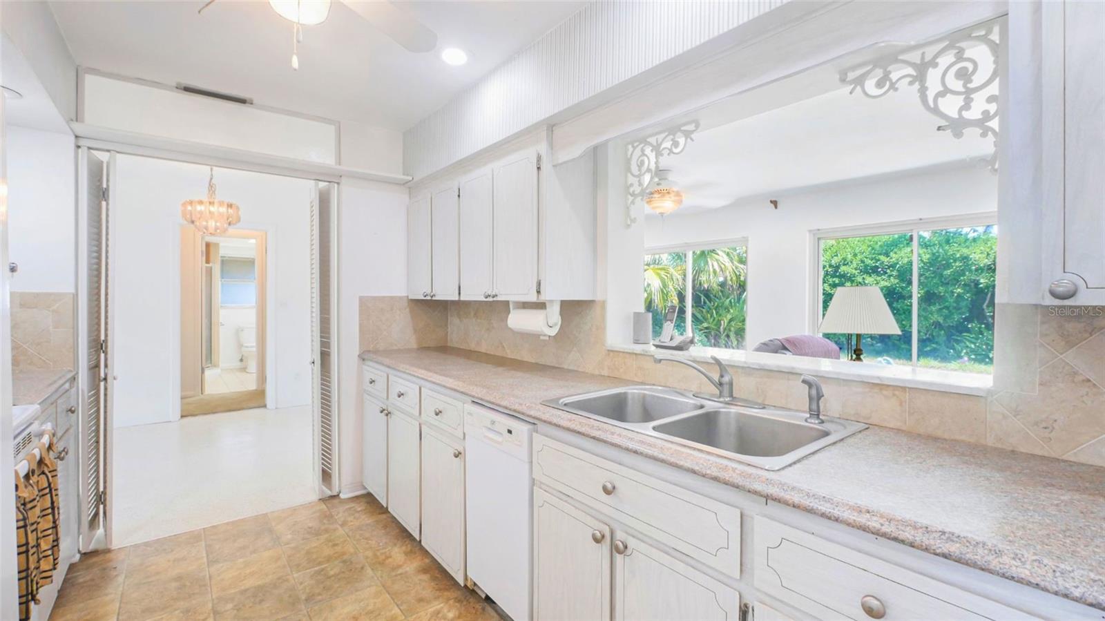 Image 10 of 31 For 5835 29th Avenue N
