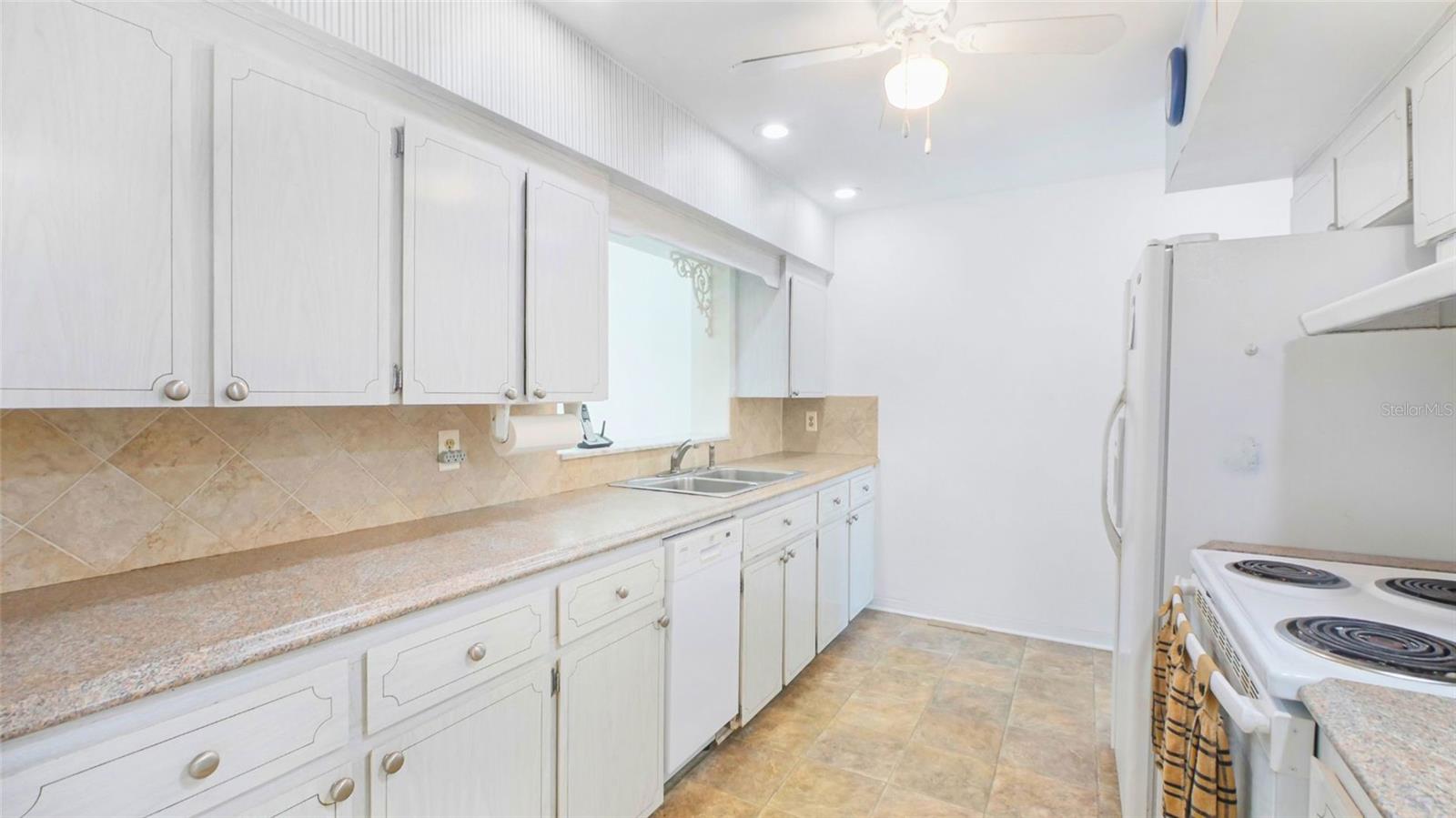 Image 11 of 31 For 5835 29th Avenue N