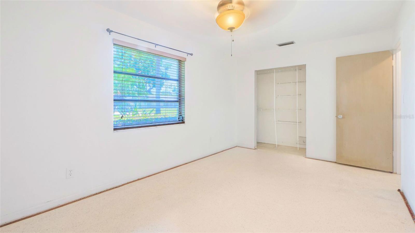 Image 15 of 31 For 5835 29th Avenue N
