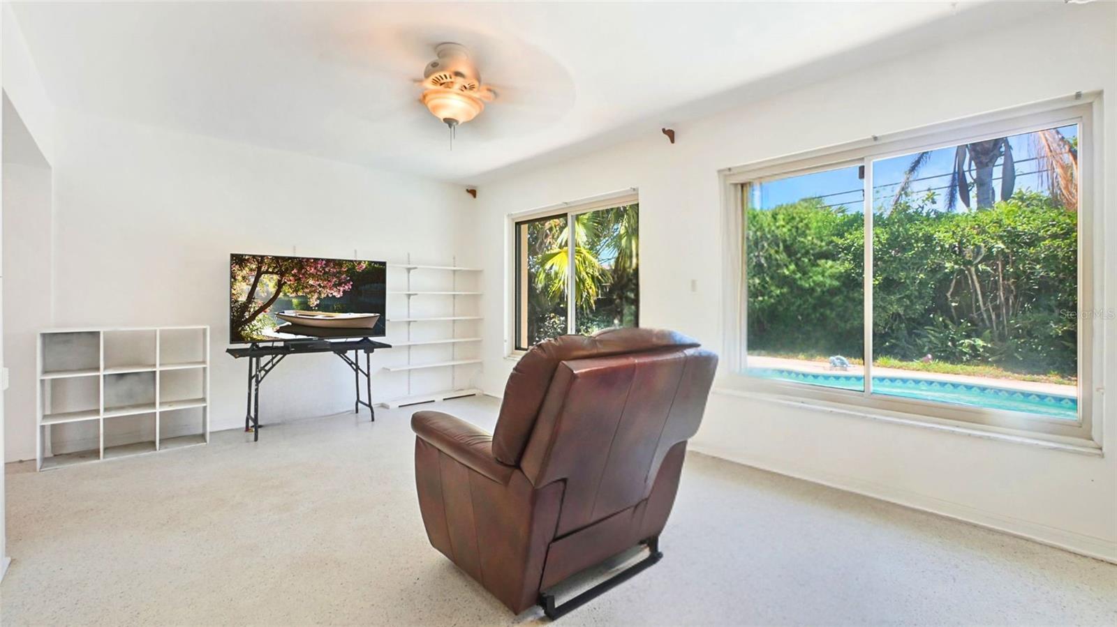 Image 21 of 31 For 5835 29th Avenue N