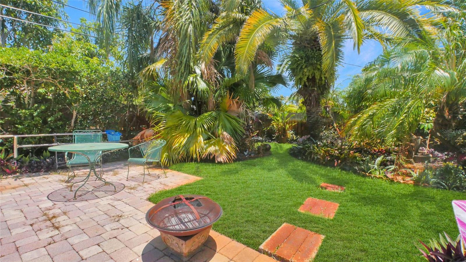 Image 4 of 31 For 5835 29th Avenue N