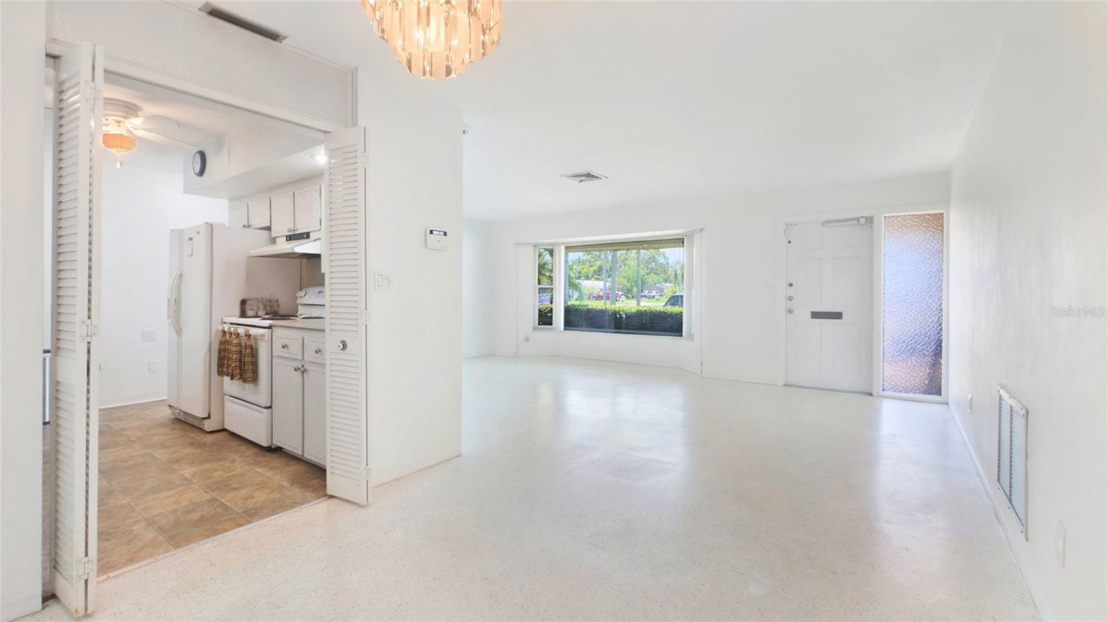Image 9 of 31 For 5835 29th Avenue N