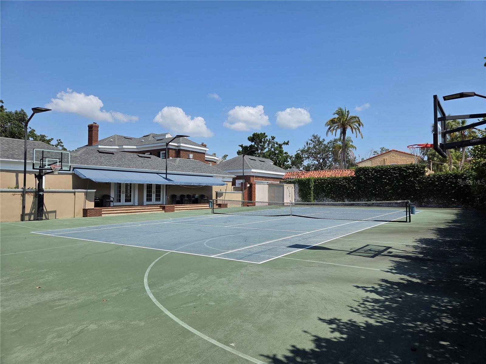 Listing photo id 13 for 5002 Shore Crest Circle