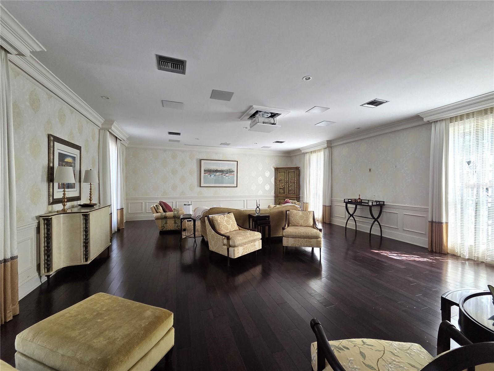 Listing photo id 17 for 5002 Shore Crest Circle