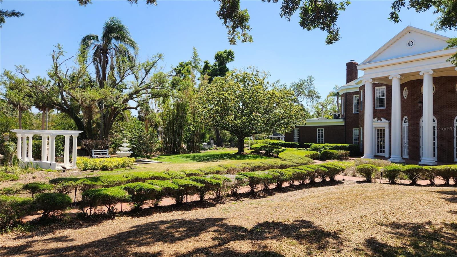 Listing photo id 21 for 5002 Shore Crest Circle