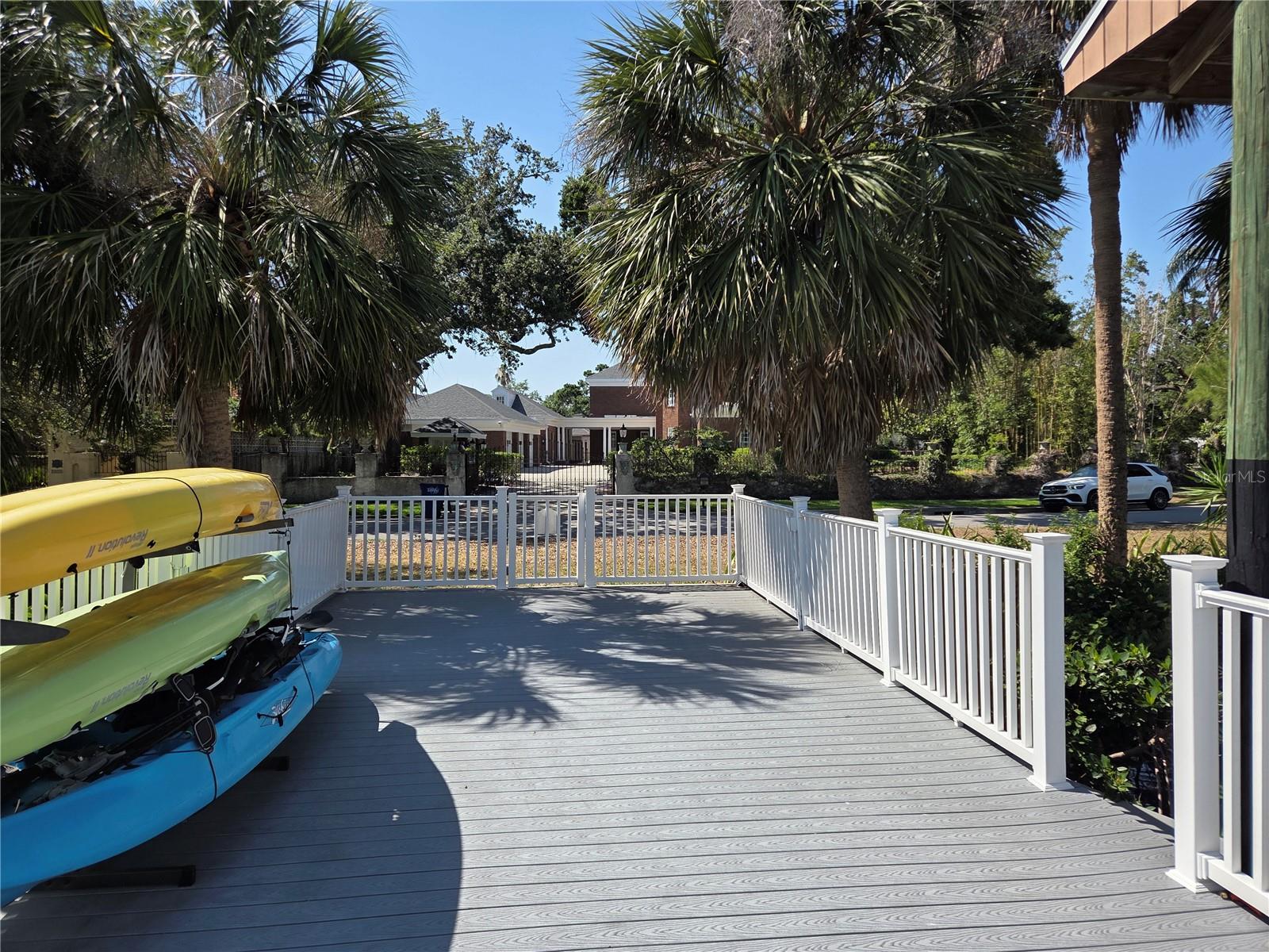 Listing photo id 26 for 5002 Shore Crest Circle