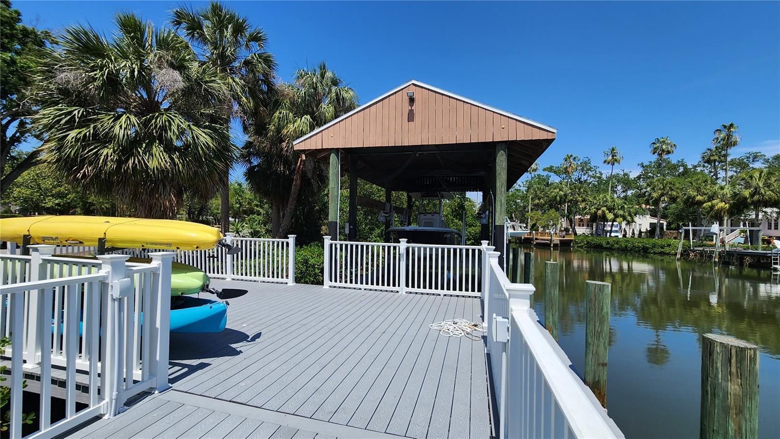 Listing photo id 28 for 5002 Shore Crest Circle