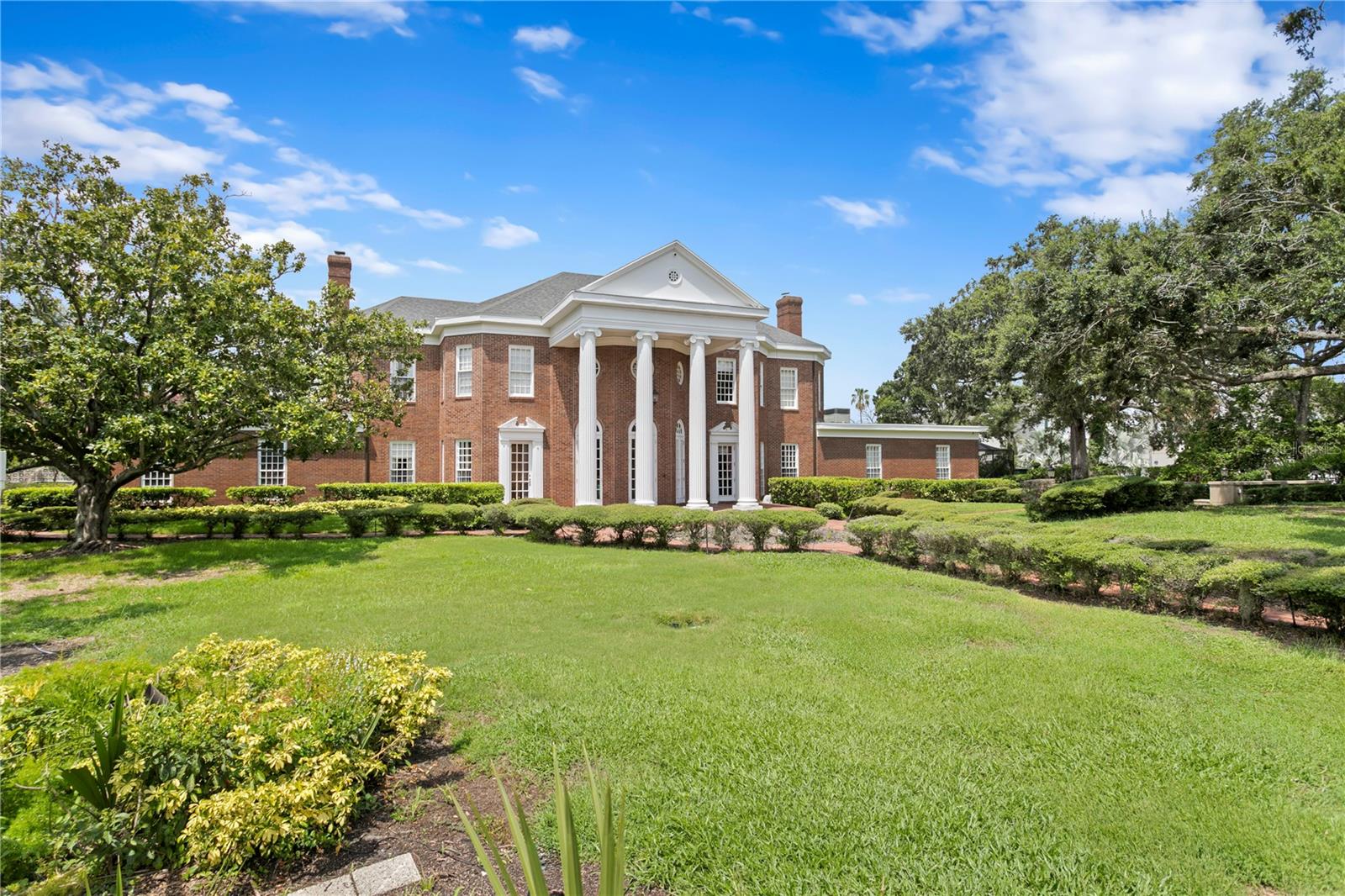 Listing photo id 54 for 5002 Shore Crest Circle