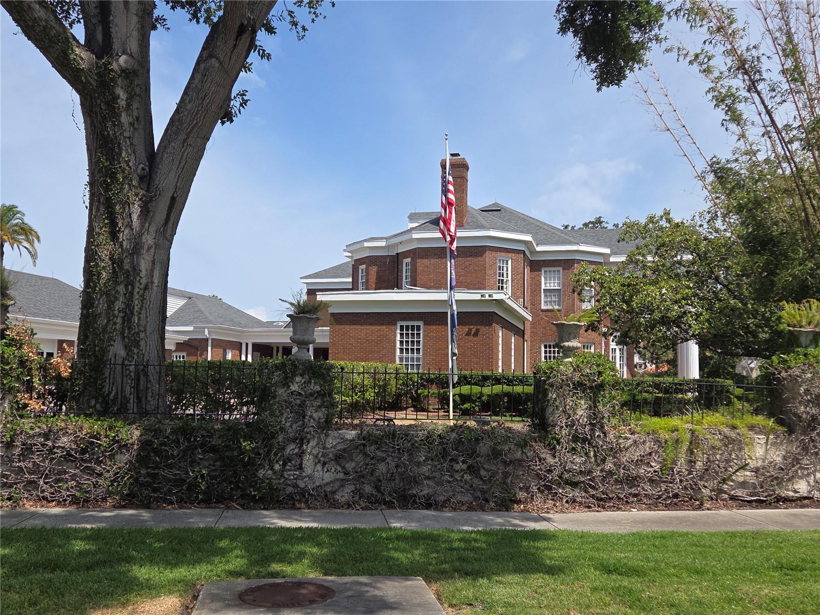 Listing photo id 5 for 5002 Shore Crest Circle