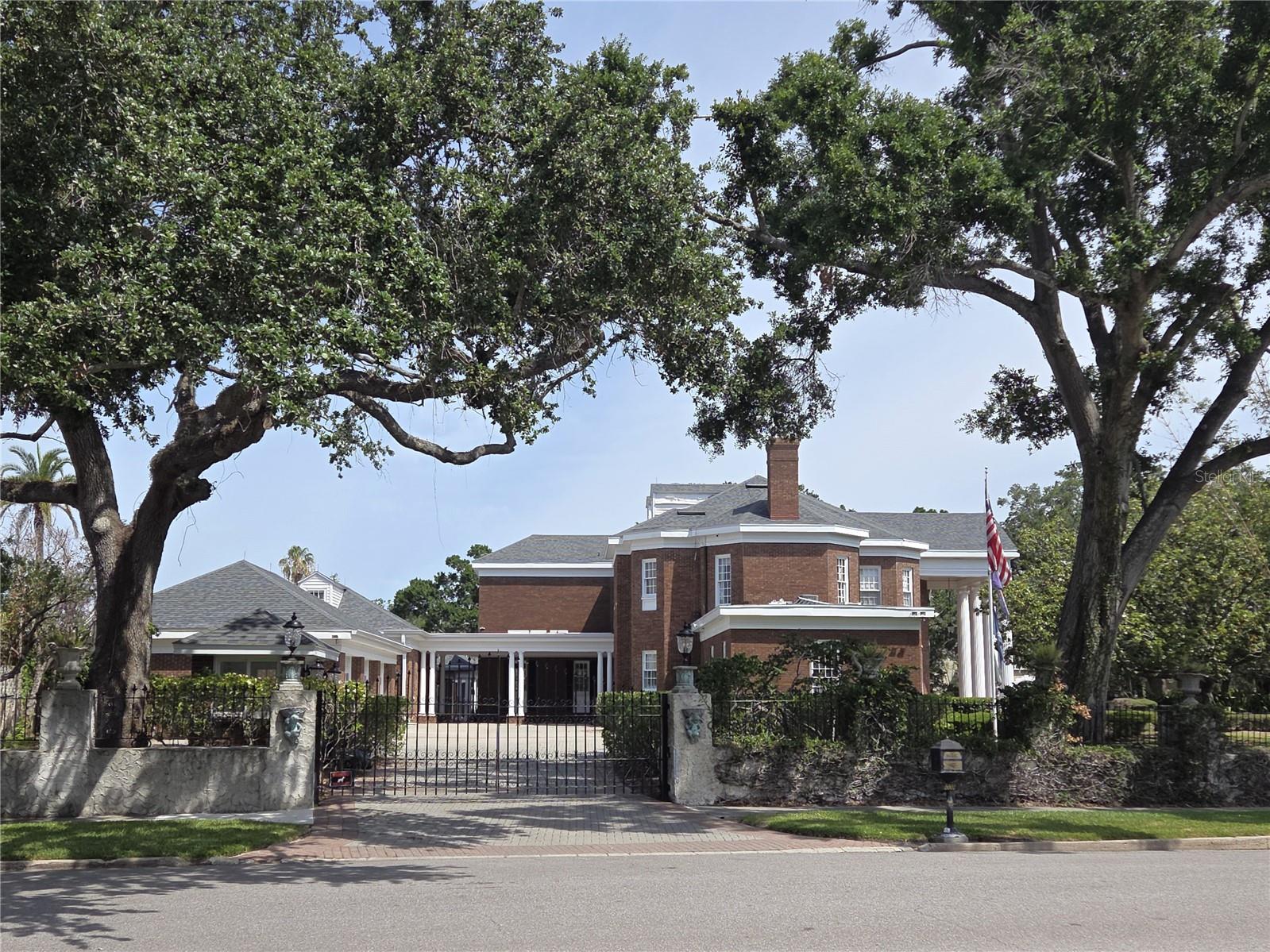 Listing photo id 6 for 5002 Shore Crest Circle