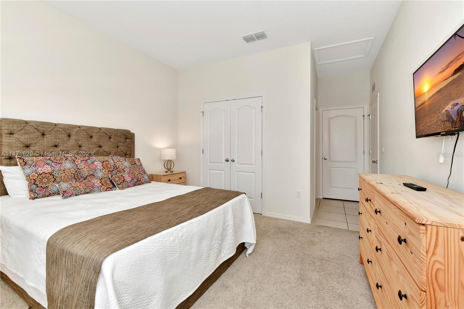 Image 13 of 39 For 5247 Wildwood Way