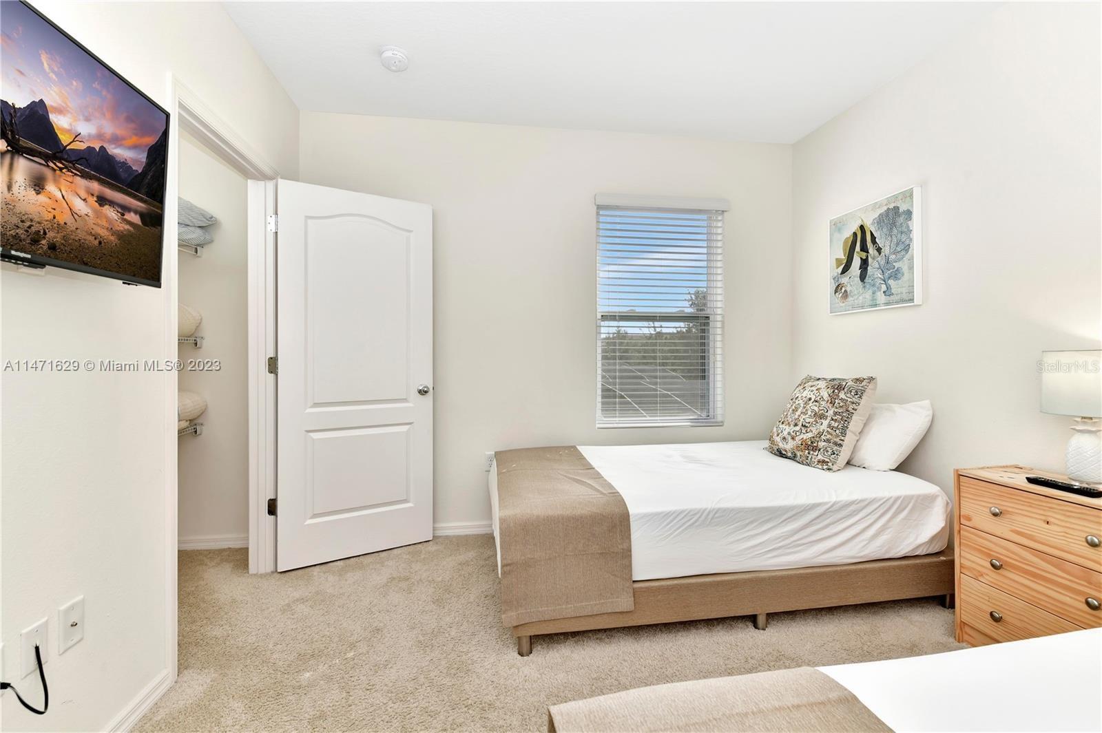 Image 19 of 39 For 5247 Wildwood Way