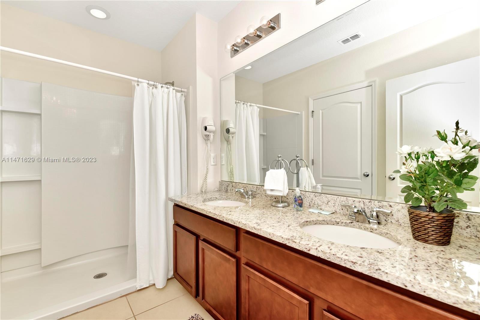 Image 26 of 39 For 5247 Wildwood Way