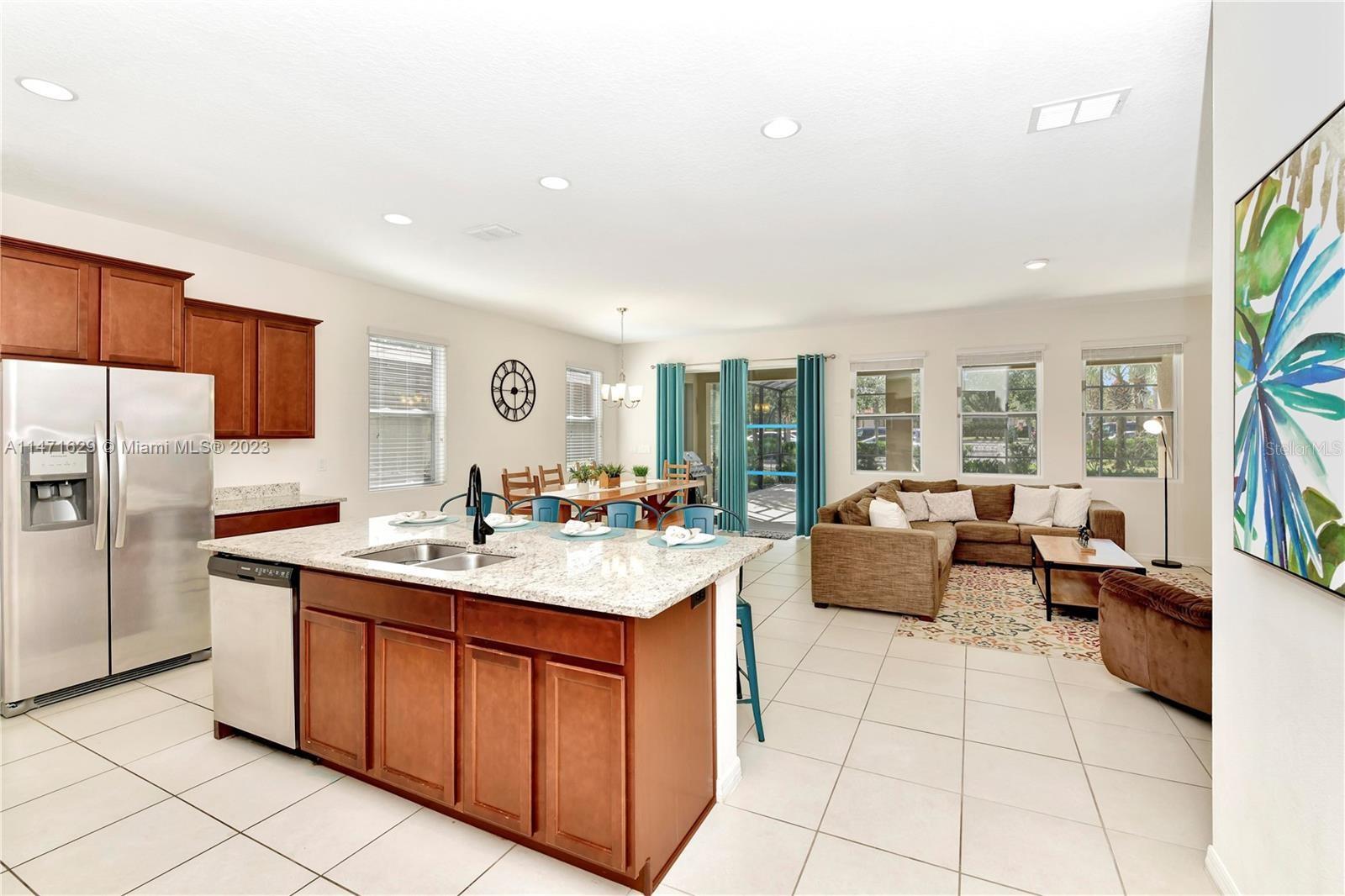 Image 3 of 39 For 5247 Wildwood Way
