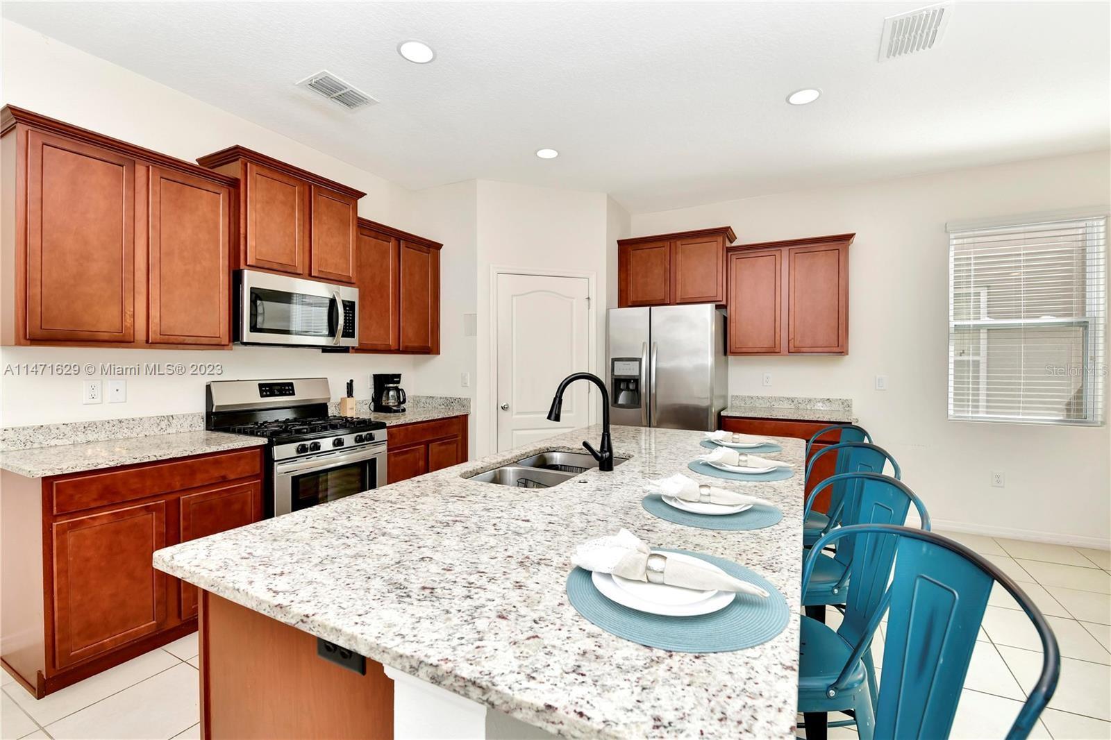 Image 4 of 39 For 5247 Wildwood Way