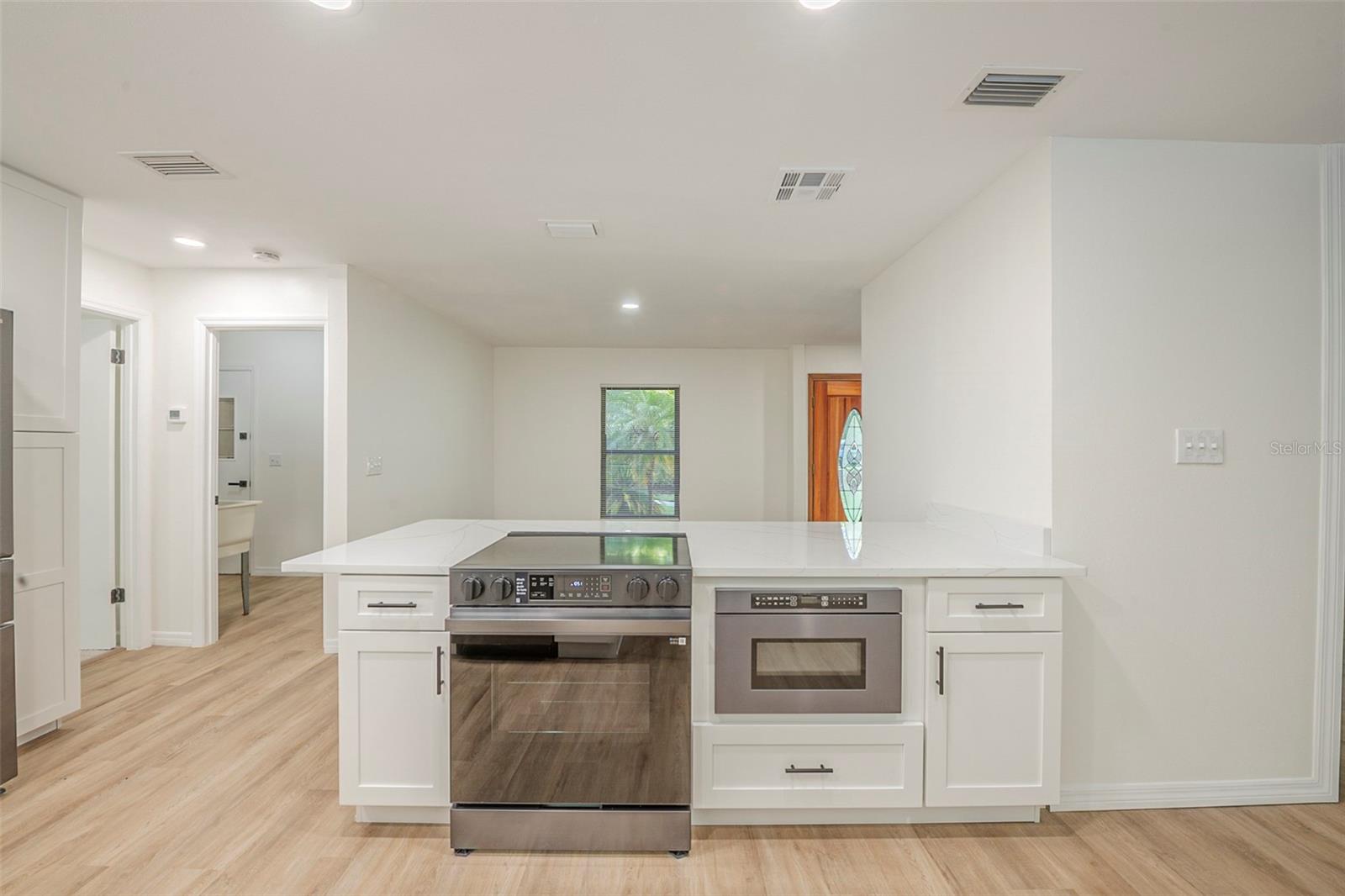 Image 9 of 24 For 205 Hickory Drive