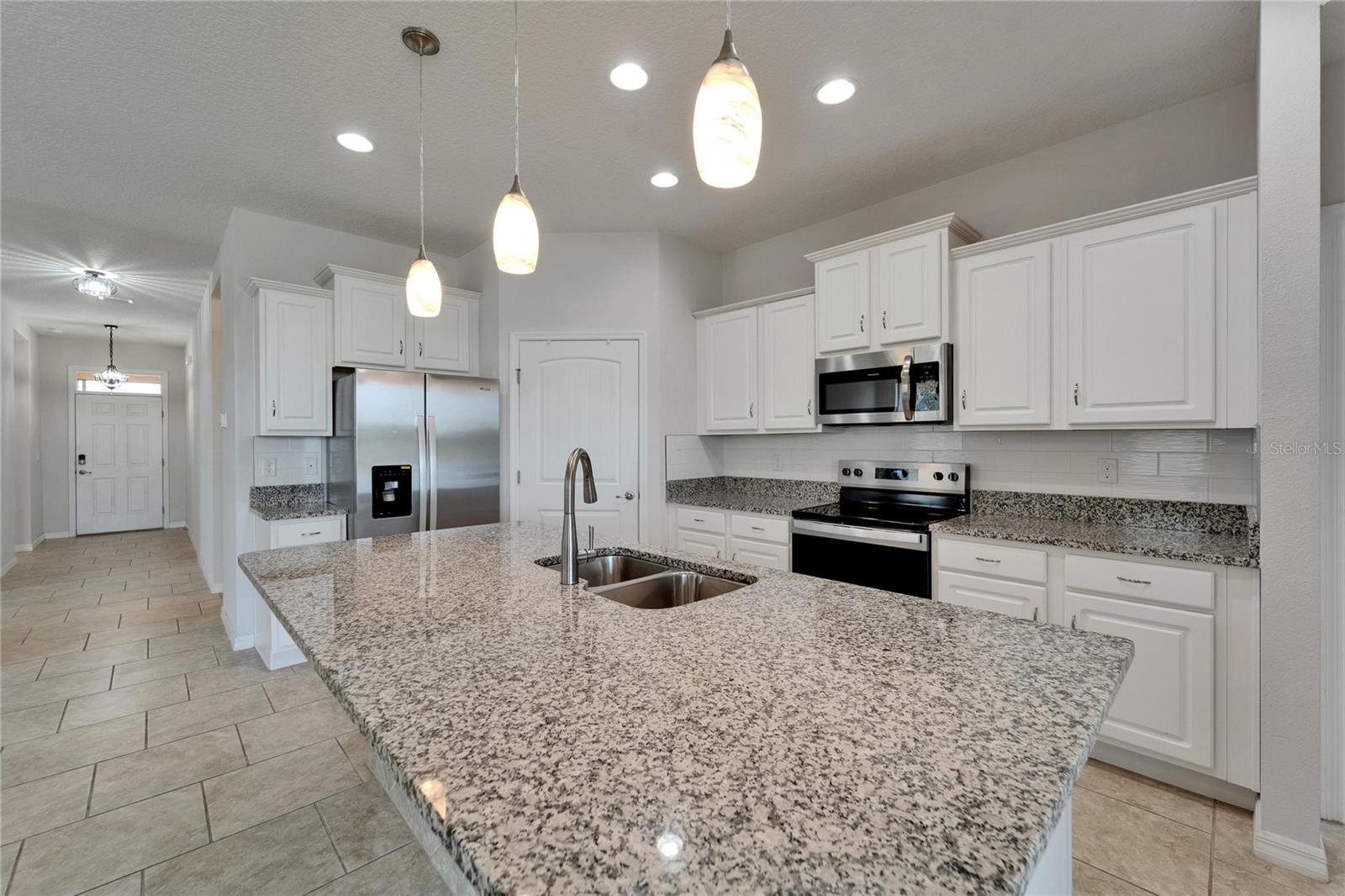 Image 11 of 36 For 2612 Canyon Crest Drive