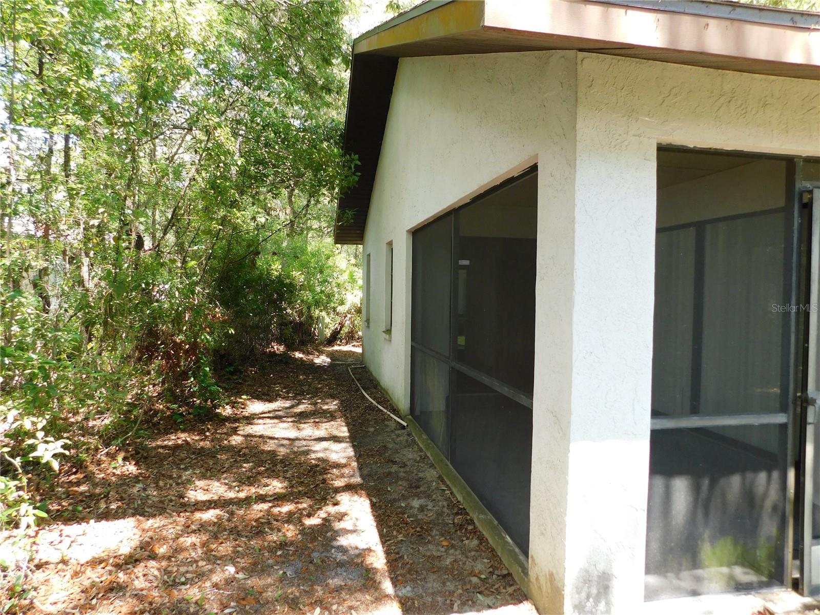 Image 17 of 57 For 56 Golfview Drive